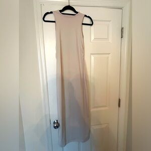 This is a lovely bodycon dress. Great material very soft and beautiful.